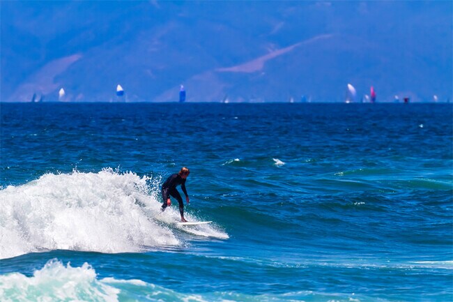 Building Photo - 326 Rosecrans Ave