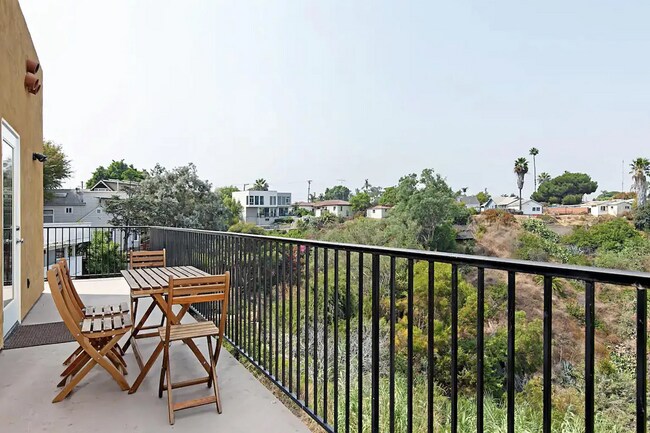 Building Photo - Canyon Home with Views and Solar