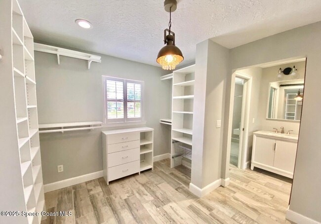 Building Photo - 918 Bluewater Dr