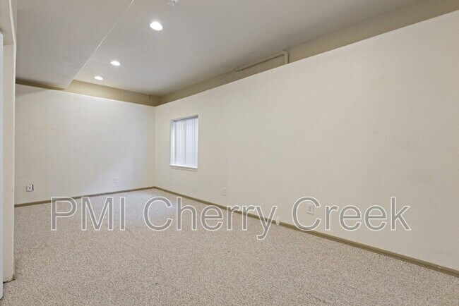 Building Photo - 20410 E Bellewood Pl