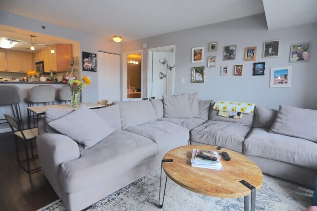 Building Photo - 700 1st St