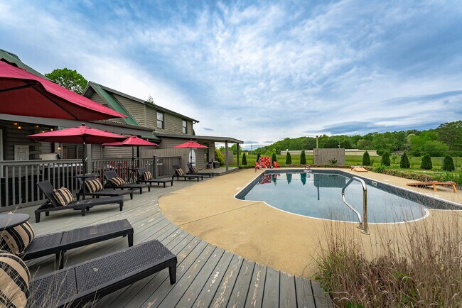 Building Photo - 2224 Brevard Rd