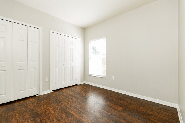 Building Photo - 536 Bromley Ct