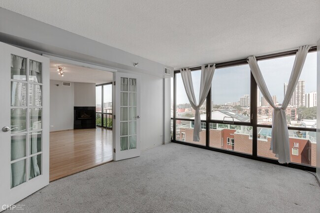 Building Photo - 1309 N Wells St