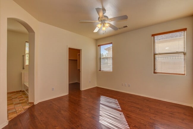 Building Photo - Upgraded 3 bed 2 bath StoneRidge Beauty!