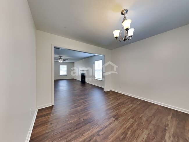 Building Photo - 425 Green Park Ln