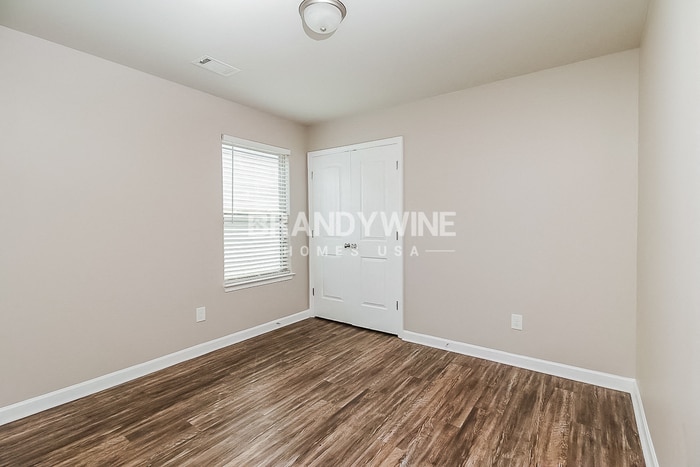 Building Photo - 196 Leland Ln