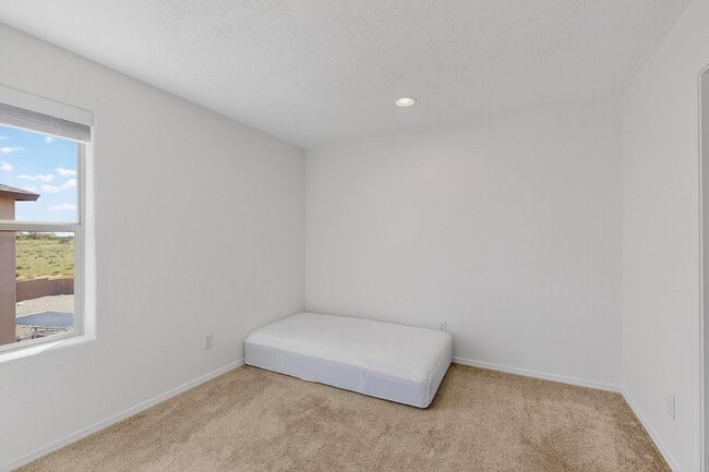 Building Photo - 108 Hue St