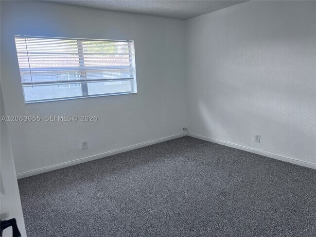 Building Photo - 4651 NW 9th Dr