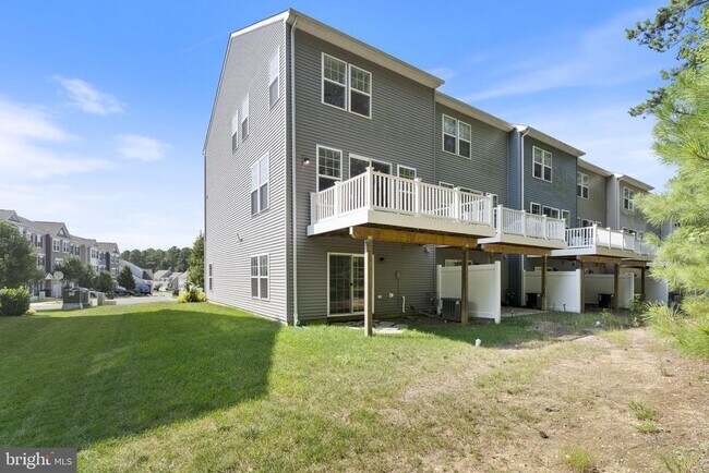 Building Photo - 44042 Eucalyptus Way