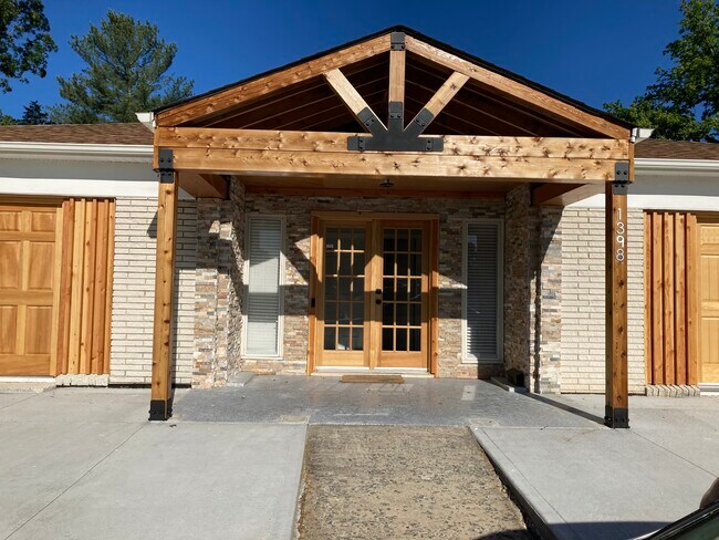 Building Photo - 1398 Jonestown Rd