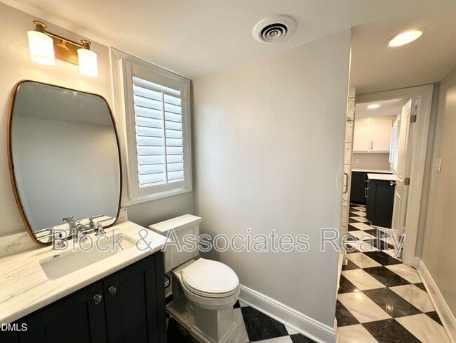 Building Photo - 4512 Drexel Dr