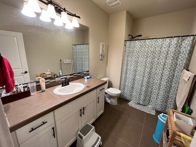 Building Photo - Beautiful Beaverton 3 Bedroom 2.5 Bathroom ~ Home In River Terrace w/ Level 2 EV Charger in Garage!