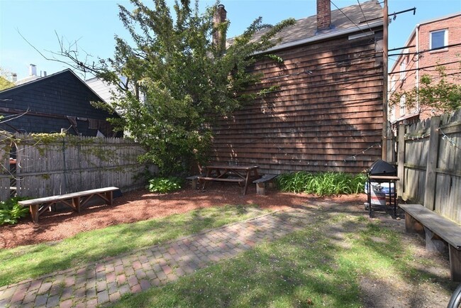 Building Photo - 135 Otis St