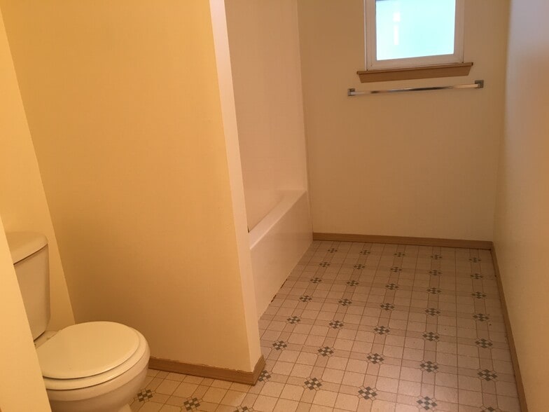 Bathroom - 3008 Arbor Street
