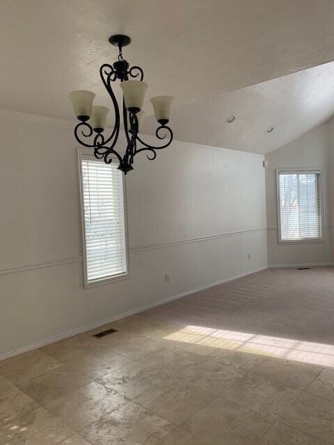 Building Photo - 5 Bedroom Home Centrally Located In Fruit ...