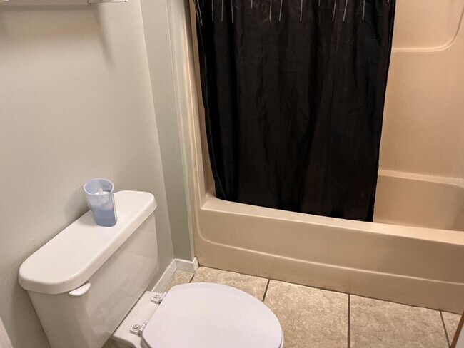 Building Photo - 2527 Emily Ln