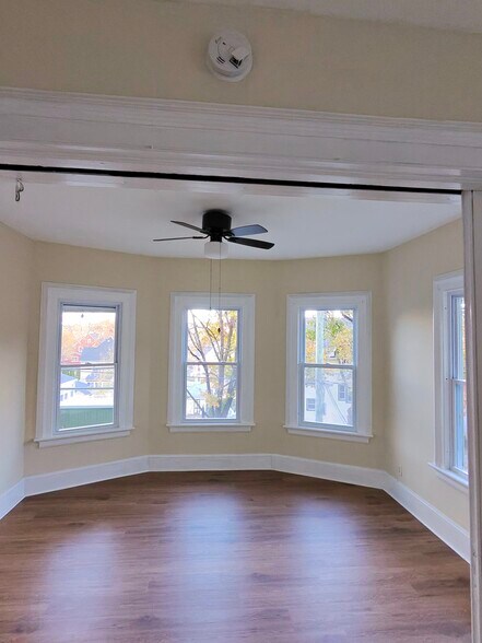 Building Photo - 142 Hillside Ave