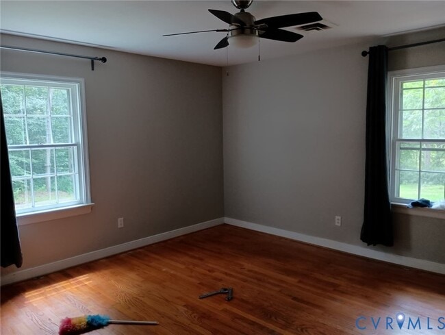 Building Photo - 4749 Richmond Tappahannock Hwy