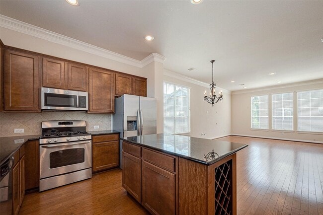 Building Photo - 3302 Clearview Cir