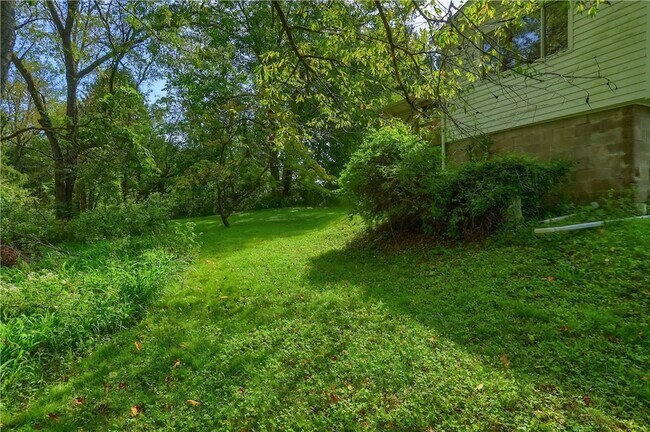 Building Photo - 194 Woodridge Dr
