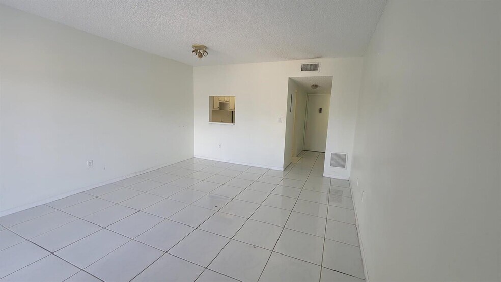 Building Photo - 4374 NW 9th Ave