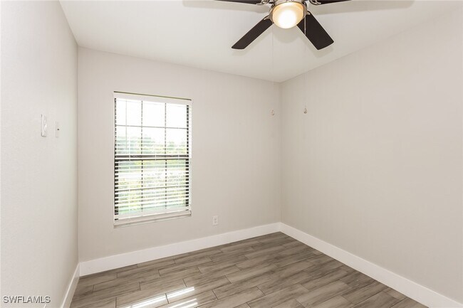 Building Photo - 524 Lone Star Ln