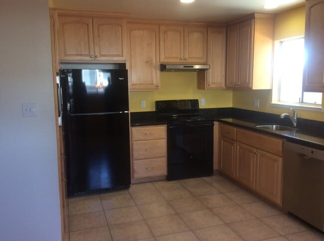 Building Photo - Charming & Cozy 3 Bedroom Home in Livermor...