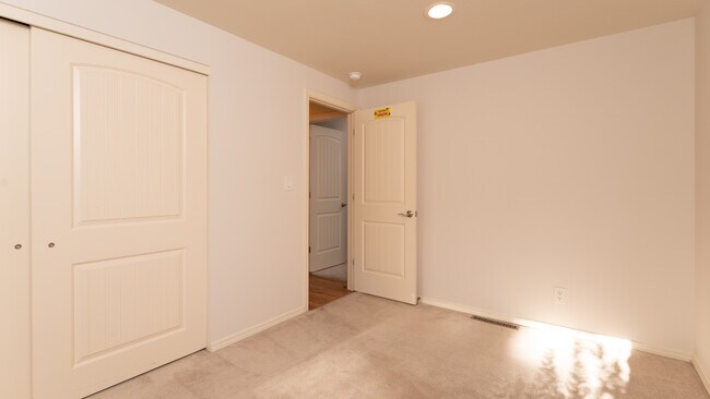Building Photo - 15323 SE 42nd St