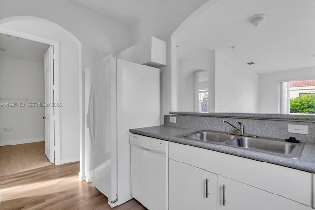 Building Photo - 963 NE 42nd Terrace