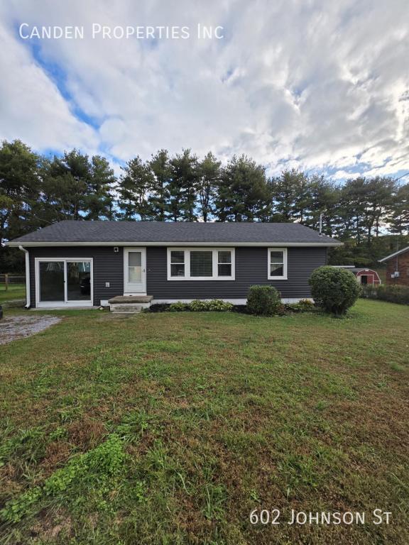 Building Photo - 602 Johnson St