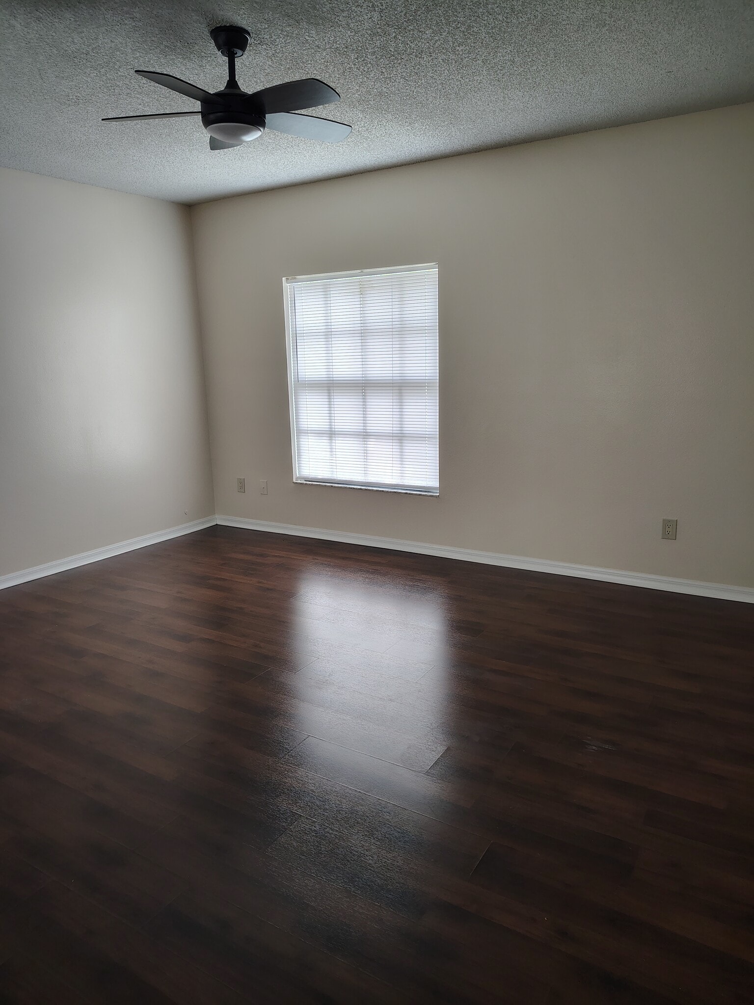 Building Photo - 1074 Universal Rest Pl