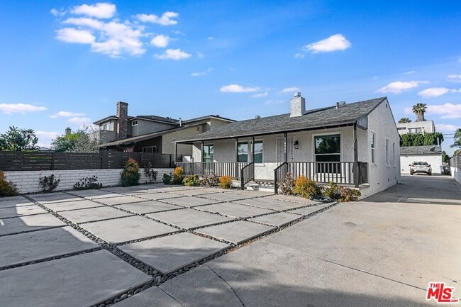 Building Photo - 4905 Coolidge Ave