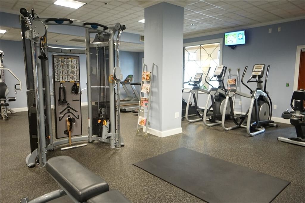 Amenities: Gym - 795 Hammond Dr