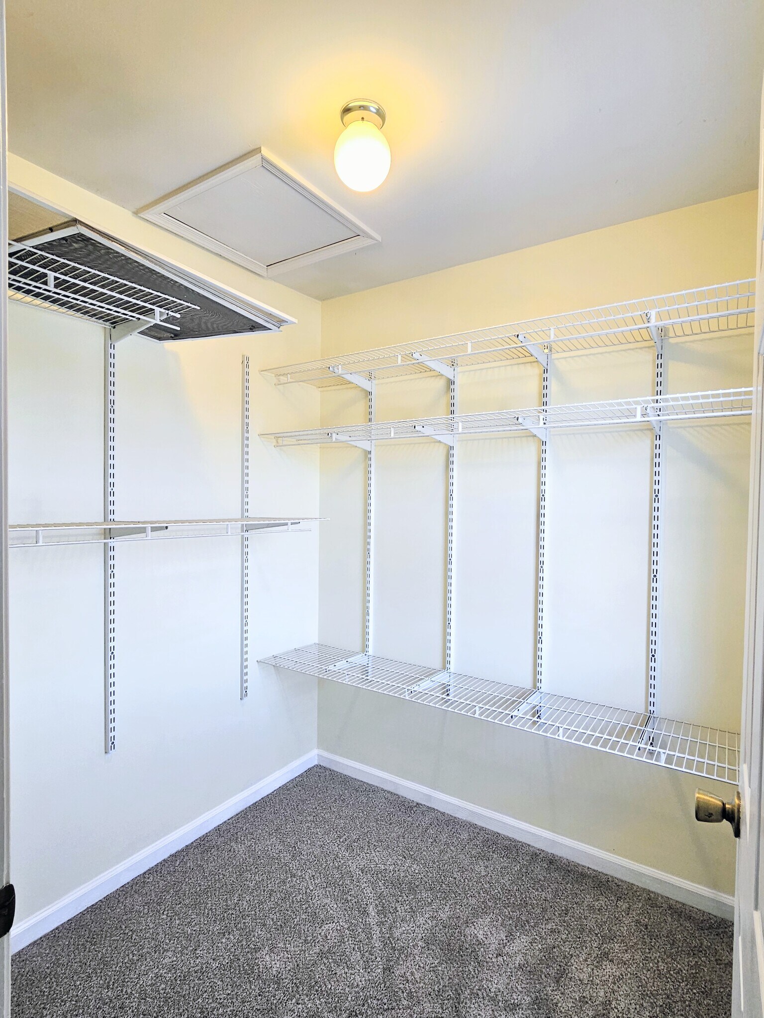 Building Photo - 38 Brookfield Rd