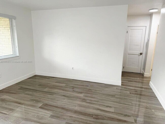 Building Photo - 9305 SW 37th St