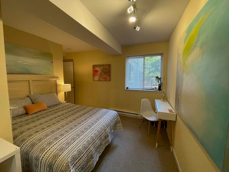 101 bedroom 2 - 631 N Garden St