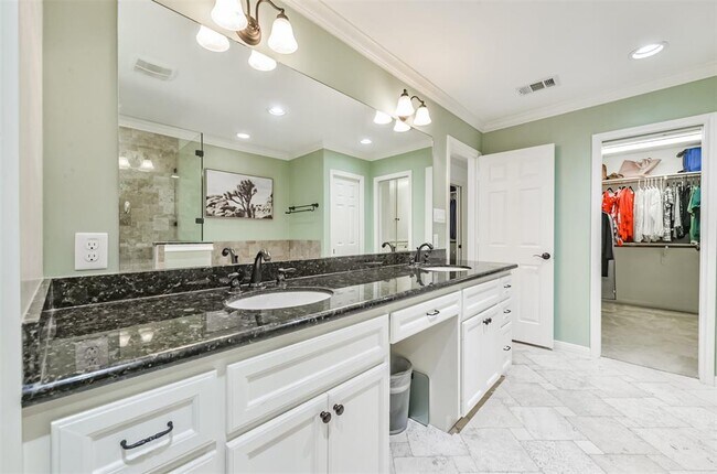 Building Photo - 5006 Shady Nook Ct