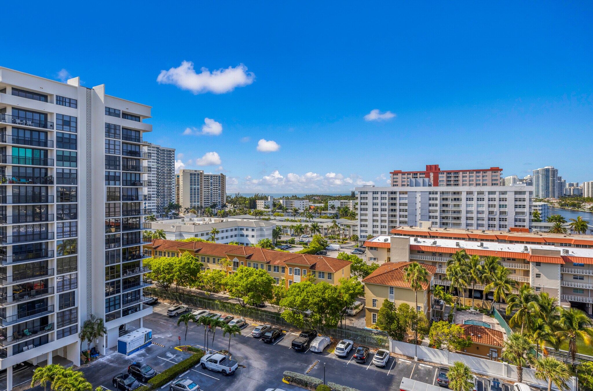 Building Photo - 2017 S Ocean Dr