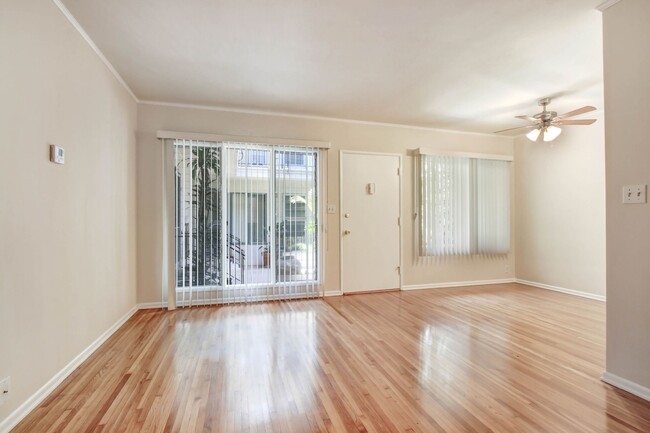 Building Photo - 500 California Ave, North of Wilshire in S...