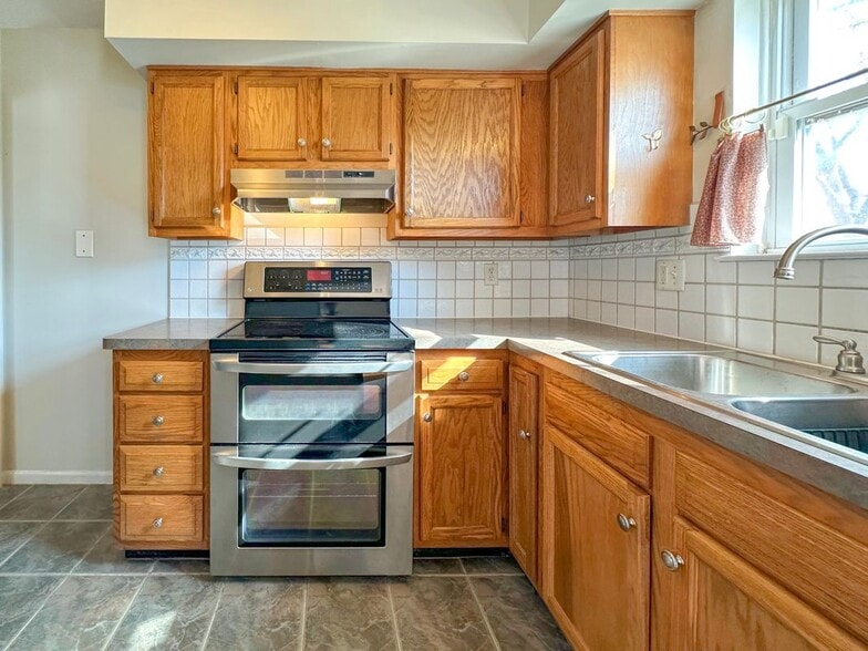 Building Photo - 4453 Newberry St