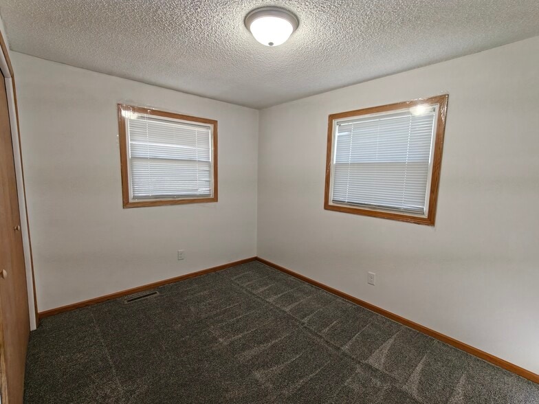 BED4 - 2212 Bartlett Ave