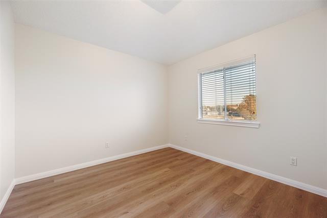 Building Photo - 1507 Lakeshore Dr