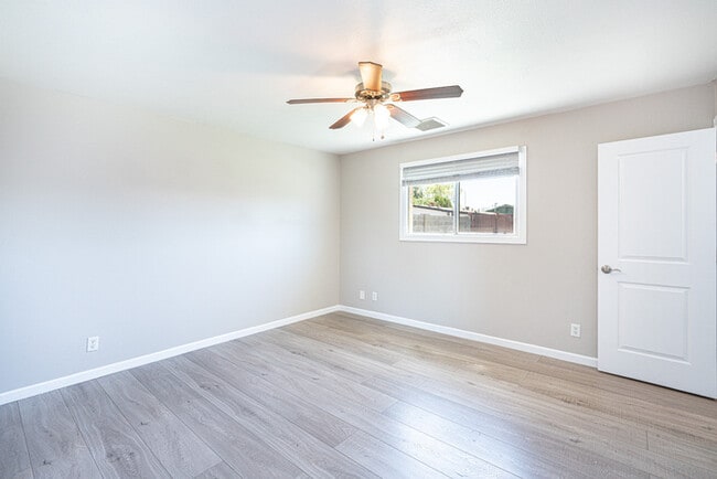 Building Photo - Greeat Single family home in Tempe! Close to ASU!