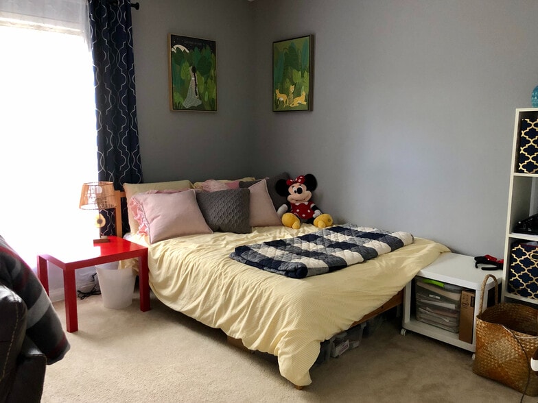 Building Photo - Room in Townhome on Summergrove Ct