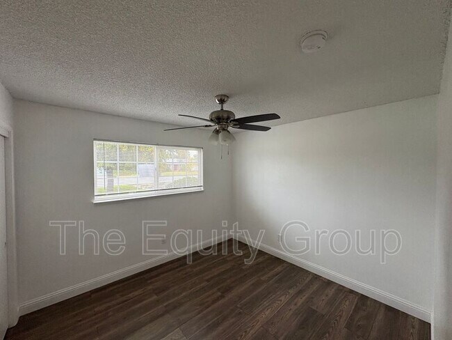 Building Photo - 1439 W Evans Ave