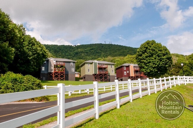 Building Photo - Kensington Meadows - Semi View Downstairs