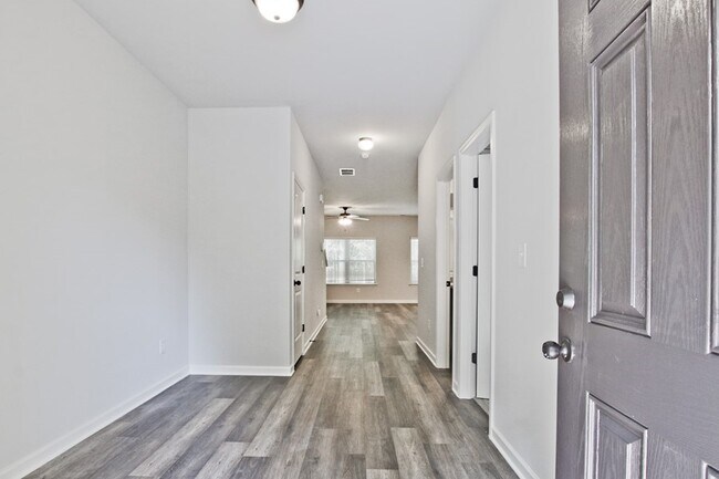 Building Photo - 4165 Shoals Ln