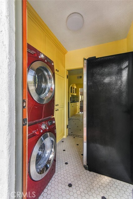 Building Photo - 8246 4th St