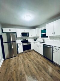 Building Photo - View Point Realty